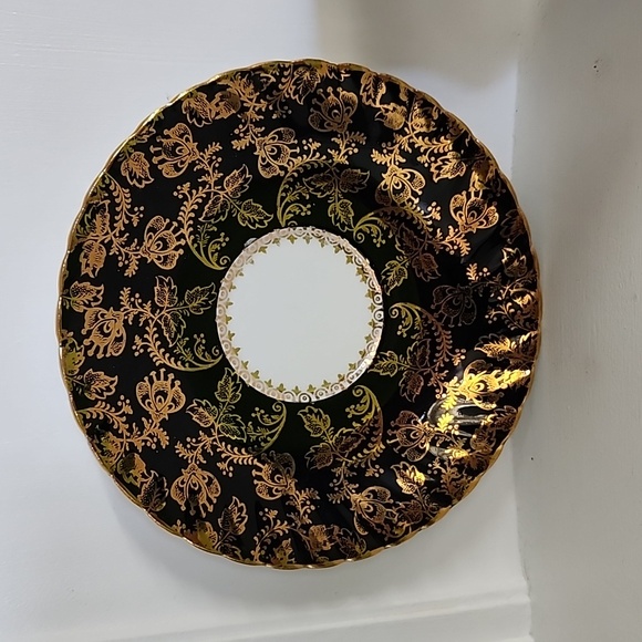 Elizabethan Staffordshire teacup and saucer, Fine Bone China Made in England - Picture 2 of 7